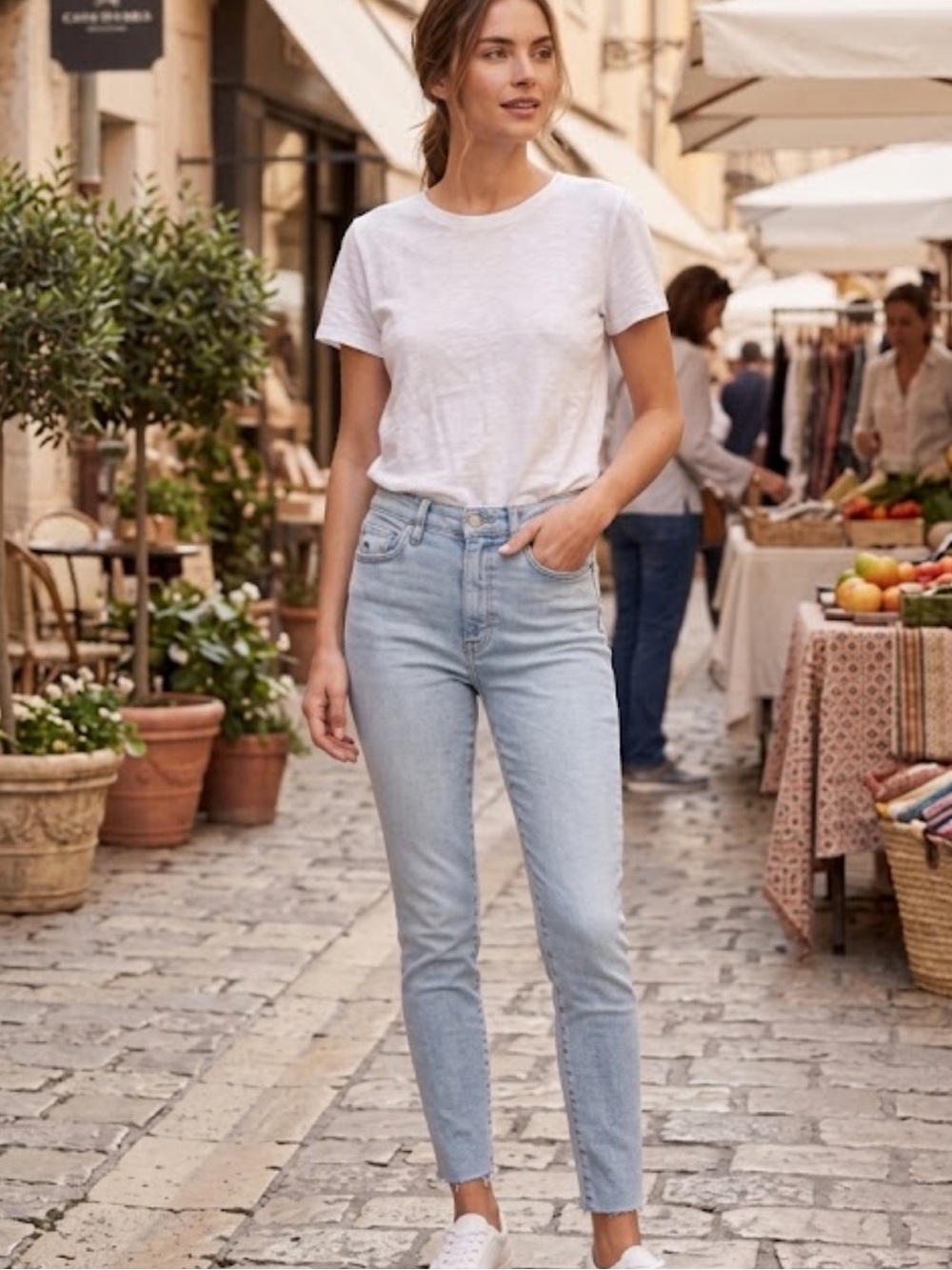 RE/DONE 90s High Rise Crop Jeans 27 Button Fly Raw Hem Light Wash Denim
B